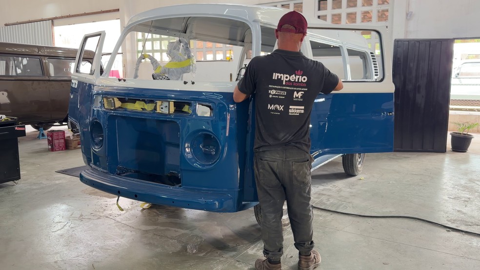 Construção da Kombi do Neymar — Foto: divulgação/Império das Kombis