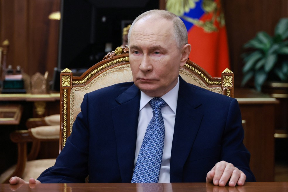 O presidente russo Vladimir Putin durante uma reunião em 17 de fevereiro de 2026 — Foto: Sputnik/Vyacheslav Prokofyev/Pool via REUTERS