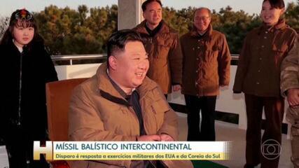 Ditador Kim Jong Un leva filha para assistir ao lançamento de míssil balístico intercontinental