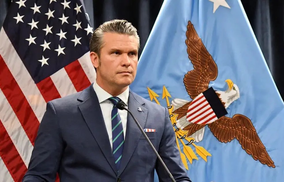 Pete Hegseth, Secretário de Defesa de Trump, classificou a Anthropic como um 'risco para a cadeia de suprimentos', rótulo historicamente reservado para empresas ligadas a rivais estrangeiros como a Huawei ou a Kaspersky — Foto: Getty Images
