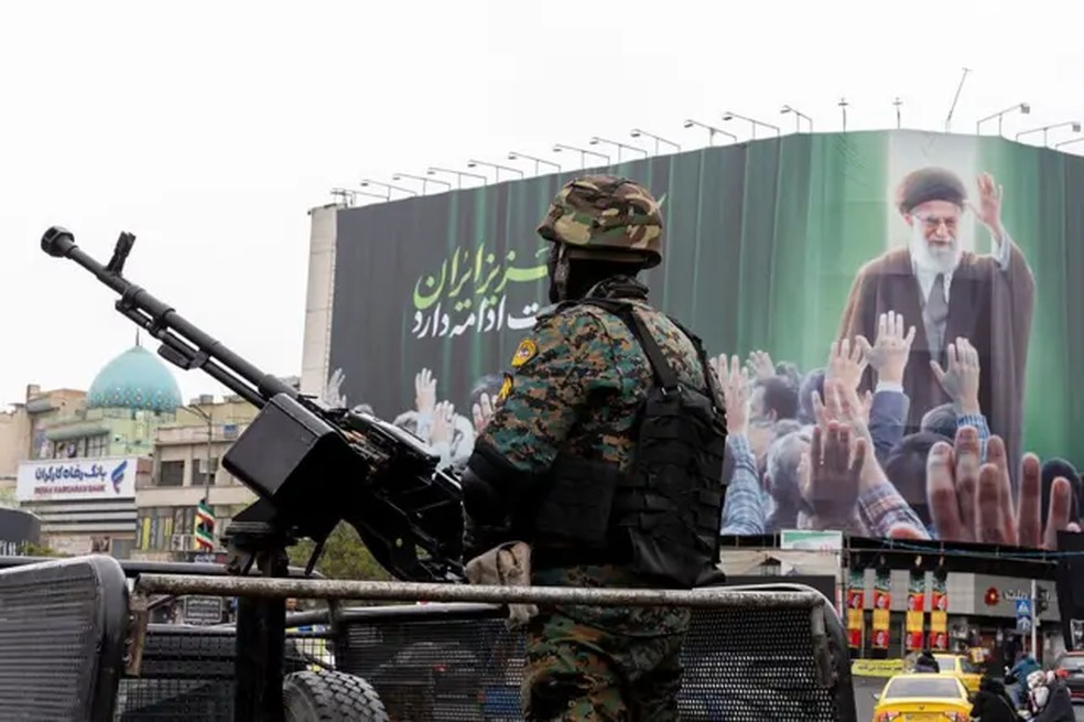 Irã tem apostado em fechar o Estreito de Ormuz para pressionar seus adversários na guerra. — Foto: Getty Images via BBC