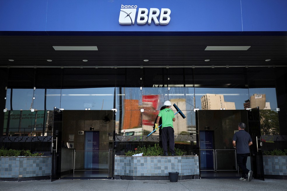 Entrada do BRB, Banco de Brasília, em 18 de novembro de 2025. — Foto: Reuters/Mateus Bonomi