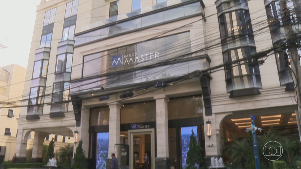 Polícia Federal abre inquérito para investigar grupo Fictor, que tentou comprar o Banco Master — Foto: Jornal Nacional/ Reprodução