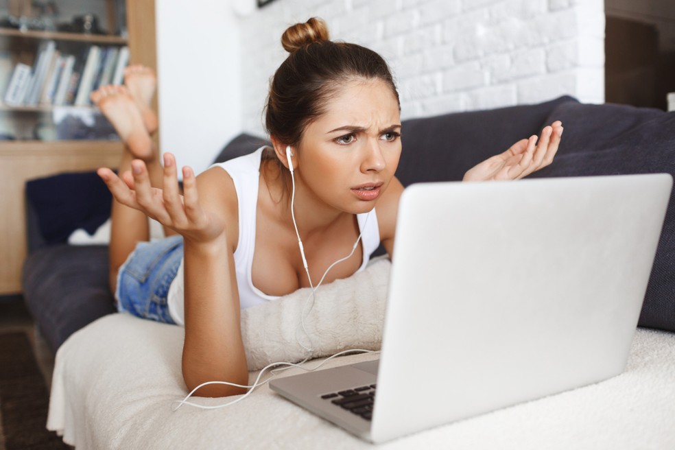 Dia do Consumidor: como achar ofertas sem cair em golpes, como site falso, PIX errado e IA com 'famosos' — Foto: Cookie_studio/Freepik