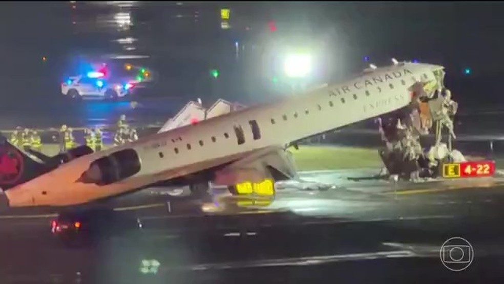 EUA: autoridades investigam se controlador de voo se distraiu antes de acidente aéreo — Foto: Reprodução/TV Globo