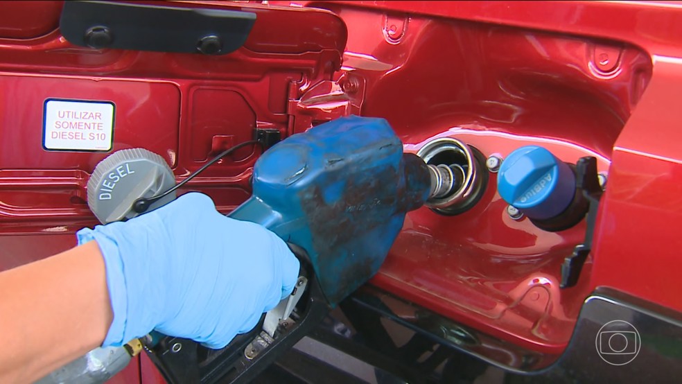 Guerra no Oriente Médio faz governo brasileiro zerar impostos sobre diesel e taxar exportações de petróleo — Foto: Jornal Nacional/ Reprodução