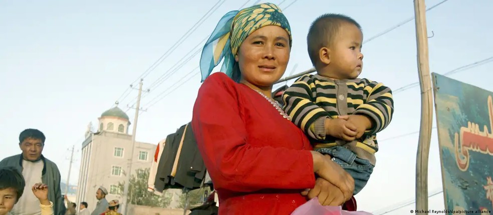 A minoria dos uigures sofreu medidas de assimilação forçada nos últimos anos — Foto: DW - Michael Reynolds/dpa/picture alliance