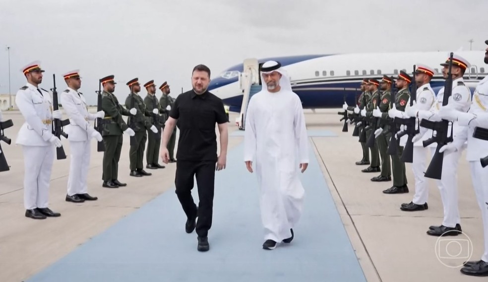 Presidente da Ucrânia visita países do Golfo e fecha acordos de cooperação de defesa militar — Foto: Reprodução/Jornal Nacional