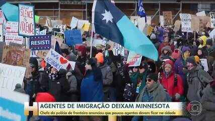 Nos EUA, mais de 1000 agentes do ICE deixam Minneapolis