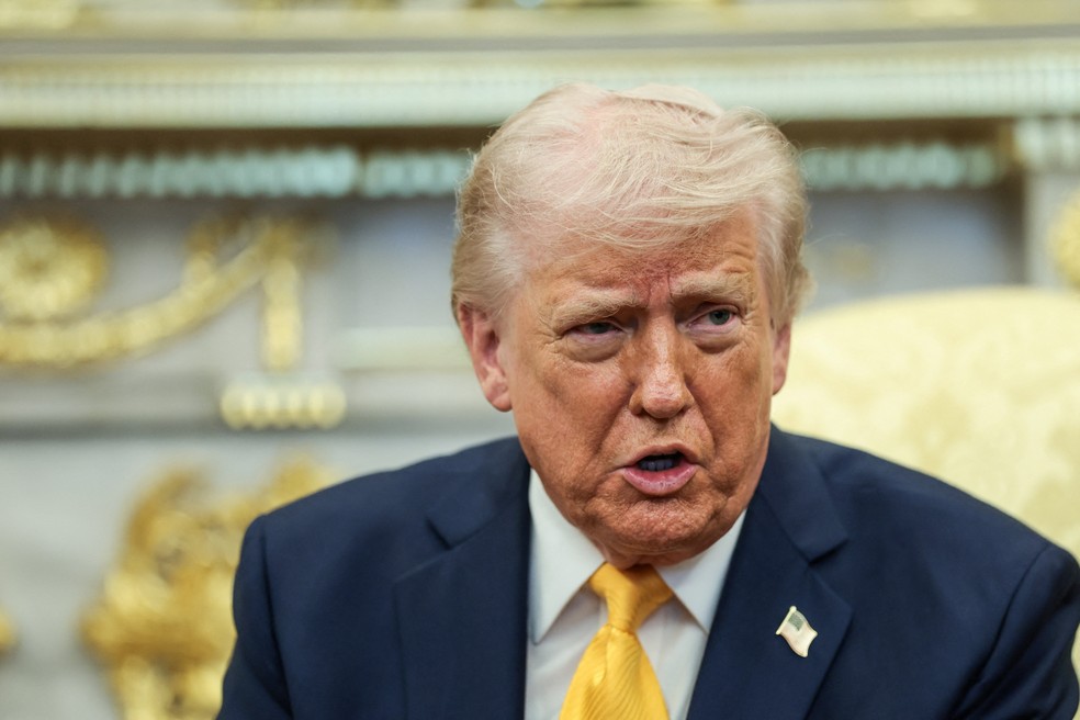Trump durante encontro com a primeira-ministra do Japão na Casa Branca. — Foto: Reuters/Evelyn Hockstein