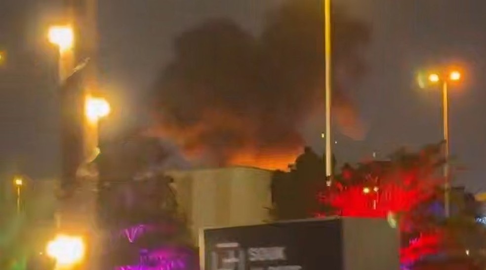 Vídeo mostra ataque a embaixada dos EUA em Dubai, em 3 de março de 2026 — Foto: Reprodução