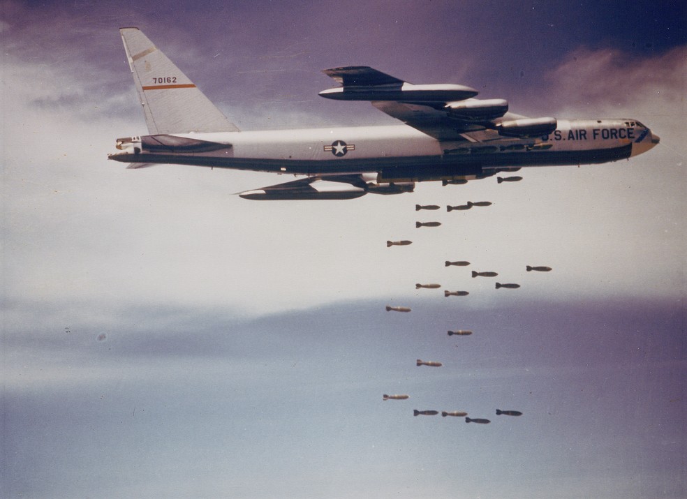 Bombardeiro B-52 operando na década de 1960 — Foto: Força Aérea dos EUA