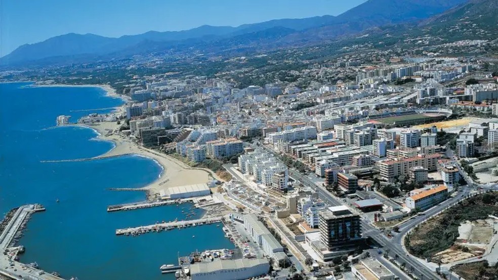 Acredita-se que os Kinahan tenham centralizado suas operações na cidade de Marbella, na Espanha, entre meados de 2010 e 2016 — Foto: Getty Images via BBC