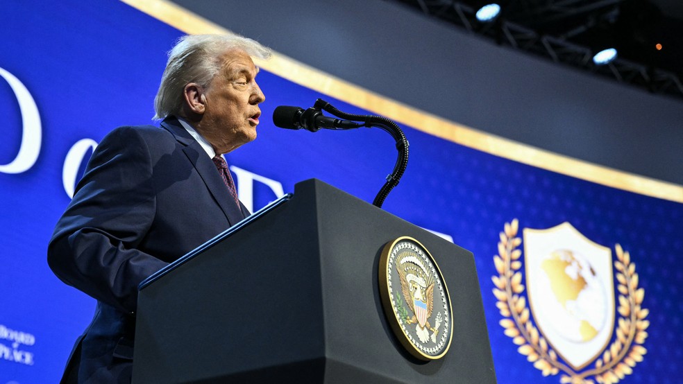 Trump discursa no Conselho da Paz em Gaza — Foto: MANDEL NGAN / AFP