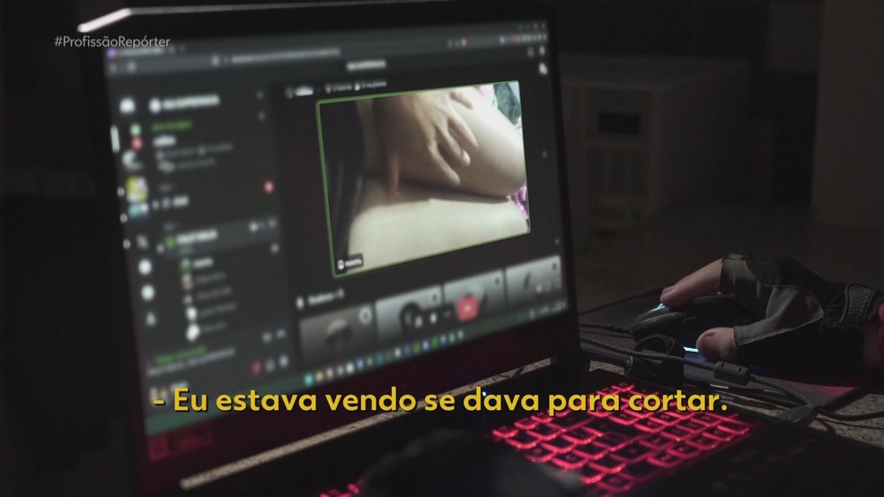 Menina é induzida a se automutilar durante transmissão ao vivo no Discord — Foto: Reprodução/TV Globo